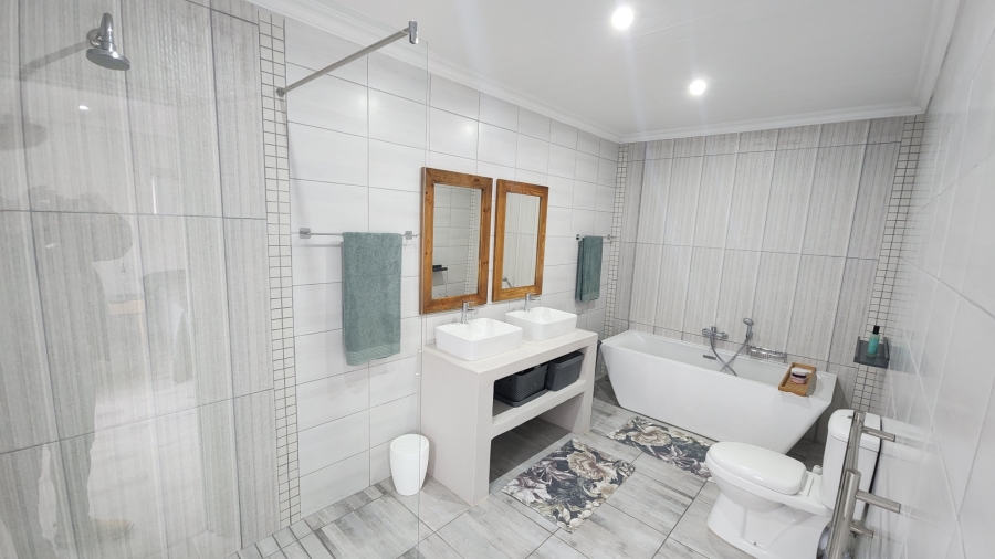 3 Bedroom Property for Sale in Monte Christo Western Cape